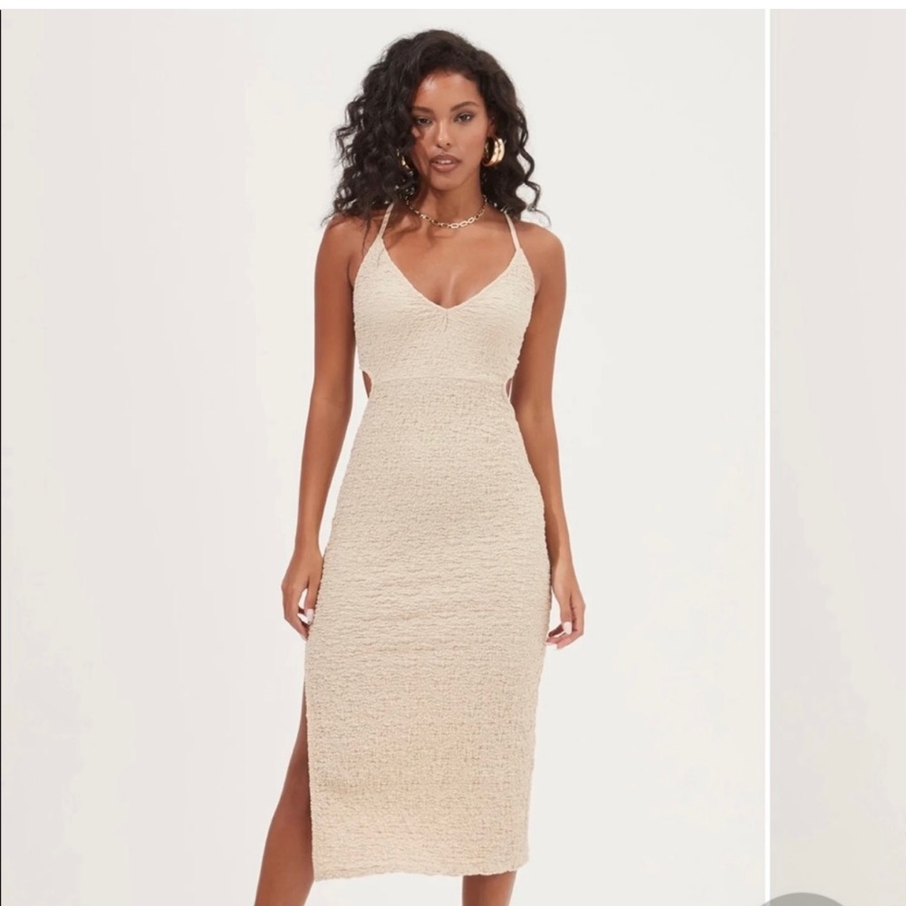 ASTR The Label Textured Midi Dress